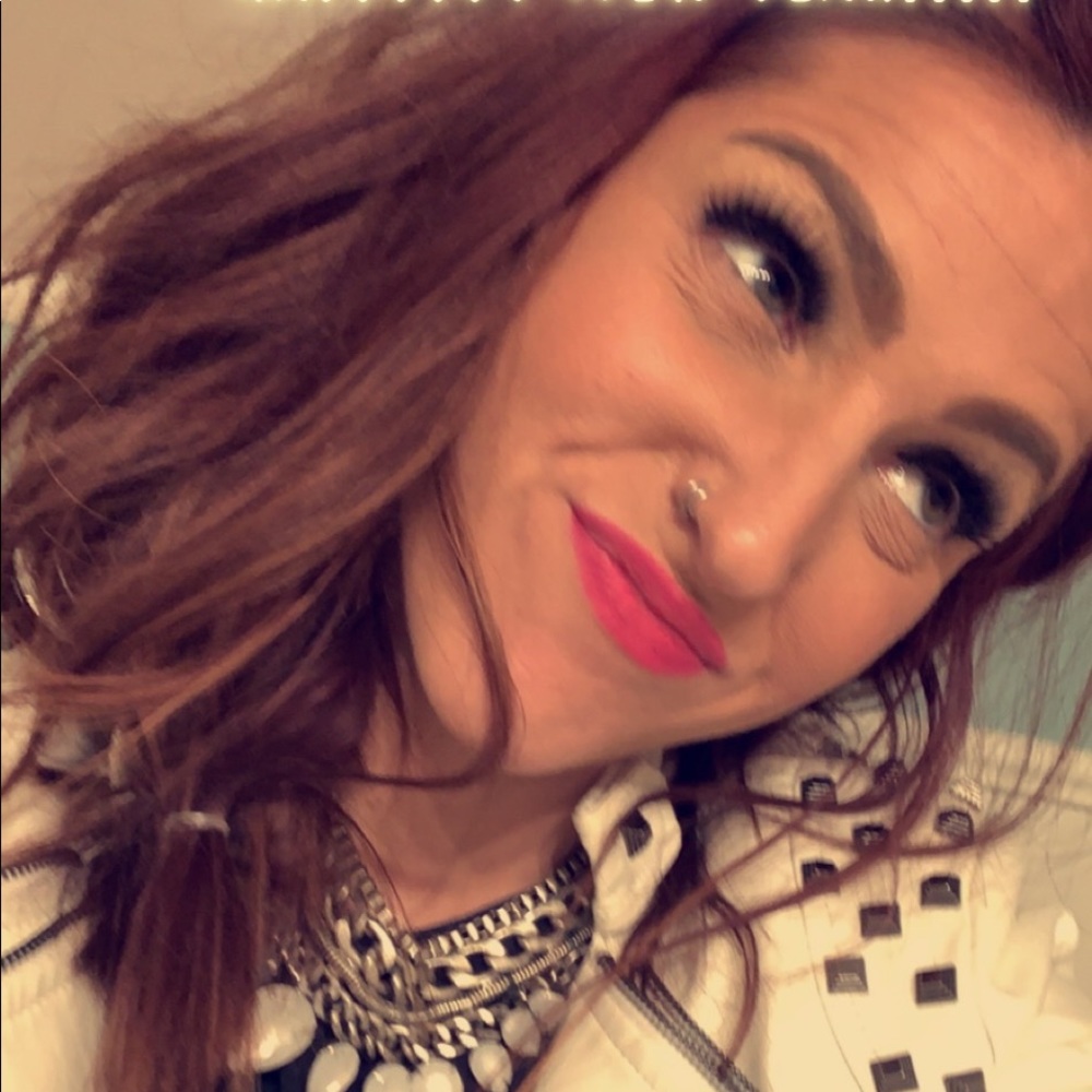 Meet your Posher, Alyssa